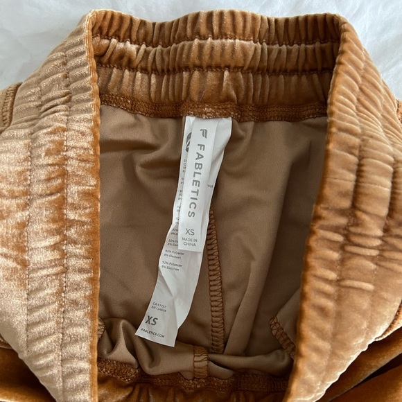 Fabletics Joggers - Picture 2 of 3